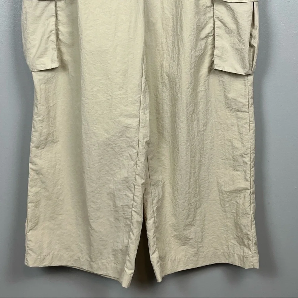 Wilo The Label womens khaki nylon cargo parachute wide leg pants, large.